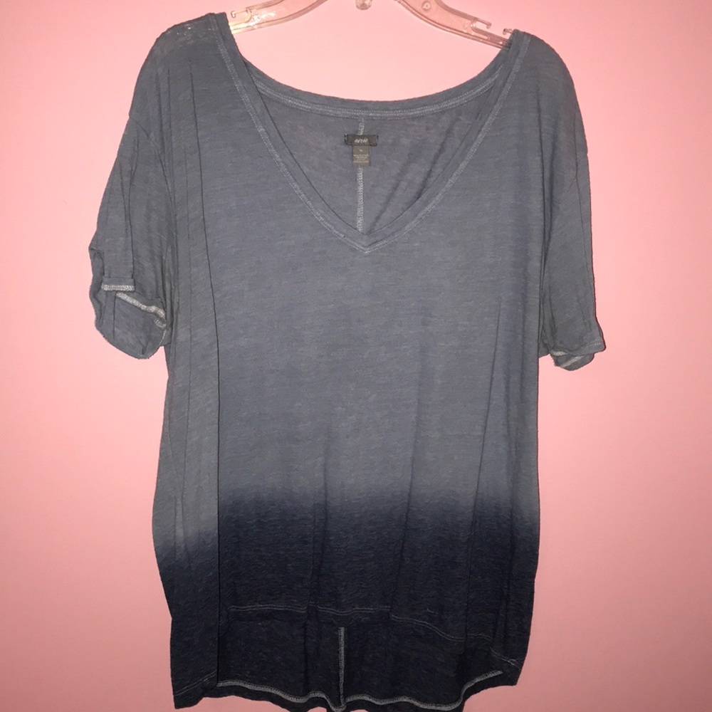 Blue ombré vneck